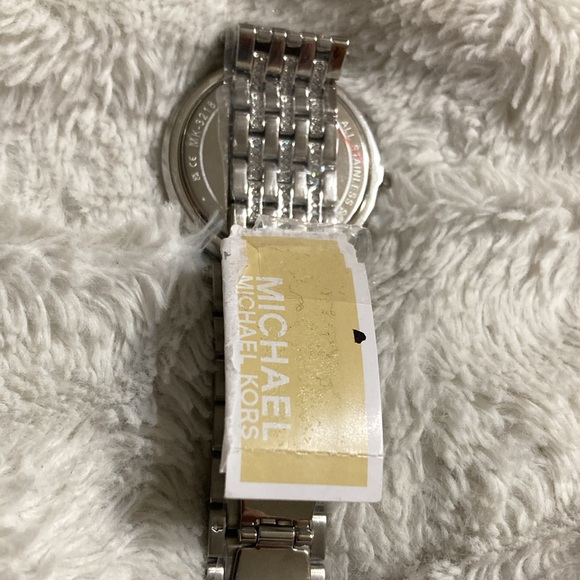 Reduced! NWT Authentic Michael Kors Watch - Picture 8 of 13